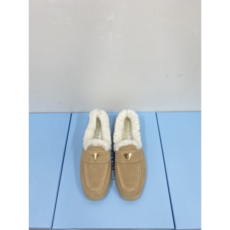 Pra*a casual shoes